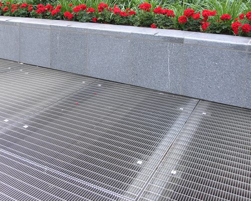 stainless-steel-floor-grating-Vista-Chelsea-Bridge-3